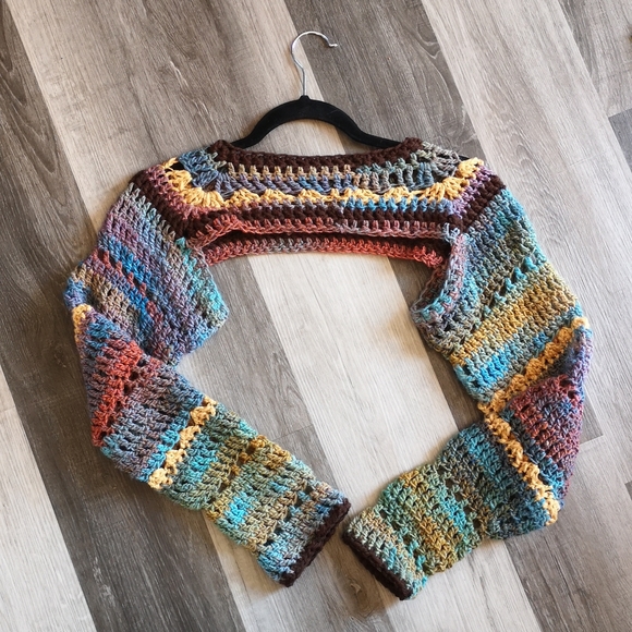 Handmade crochet shrug - Picture 2 of 5